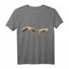 Michelangelo Erschaffung von Adam Zigarette Kunst T-Shirt - Humorvolles Design für Kunst- und Raucherfans, perfekte Geschenkidee