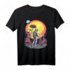 Astronaut Finding Mushrooms - Lustiges und cooles Natur- und Magie-Design T-Shirt für Pilz-Fans und Naturliebhaber