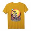 Astronaut Finding Mushrooms - Lustiges und cooles Natur- und Magie-Design T-Shirt für Pilz-Fans und Naturliebhaber