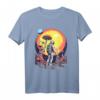 Astronaut Finding Mushrooms - Lustiges und cooles Natur- und Magie-Design T-Shirt für Pilz-Fans und Naturliebhaber
