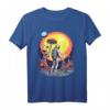 Astronaut Finding Mushrooms - Lustiges und cooles Natur- und Magie-Design T-Shirt für Pilz-Fans und Naturliebhaber