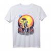Astronaut Finding Mushrooms - Lustiges und cooles Natur- und Magie-Design T-Shirt für Pilz-Fans und Naturliebhaber