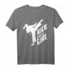 Kick Like A Girl Karate Kickboxen Girl T-Shirt - Motivations- und Sportshirt für junge Karate- und Kickbox-Mädchen, ideales Geschenk für Geburtstage & Feiertage
