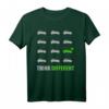 Think Different Elektroauto T-Shirt mit Klimaschutz-Spruch  Geschenkidee für E-Auto und Plug-In Hybrid Fahrer zu Weihnachten oder Geburtstag