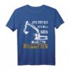Herren T-Shirt 'Der tut nix der will nur Baggern'  Lustiges Baggerfahrer Motiv als Geschenk für Bauarbeiter, Baggerführer & Baumaschinenliebhaber