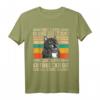Lustiges Kaffee T-Shirt mit Katze und Sarkasmus  Witziges Design für Kaffeeliebhaber mit ironischem Spruch