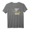 Apres Ski Skilehrer Skihase Snowboard Wintersport Geschenk T-Shirt - Lustiges Winterurlaub Outfit mit 'Dont Eat Yellow Snow' Motiv