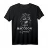 Certified Raccoon Specialist T-Shirt  Lustiges Waschbär Design als Geschenk zu Weihnachten oder Geburtstag für Tierliebhaber aller Altersgruppen