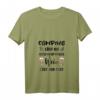 Lustiges Camping Wein T-Shirt mit V-Ausschnitt  Witziges Design für Wein- und Campingliebhaber bei Urlaub, Weingutbesuch & Freizeit