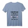Lustiges Camping Wein T-Shirt mit V-Ausschnitt  Witziges Design für Wein- und Campingliebhaber bei Urlaub, Weingutbesuch & Freizeit