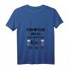 Lustiges Camping Wein T-Shirt mit V-Ausschnitt  Witziges Design für Wein- und Campingliebhaber bei Urlaub, Weingutbesuch & Freizeit