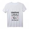Lustiges Camping Wein T-Shirt mit V-Ausschnitt  Witziges Design für Wein- und Campingliebhaber bei Urlaub, Weingutbesuch & Freizeit