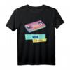 Lustiges VHS And Chill Film Fan T-Shirt - Perfektes Geschenk für 90er Jahre Film- und Nostalgie-Liebhaber