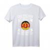 Deutscher durch Geburt Ossi durch die Gnade Gottes T-Shirt  Lustiges DDR Design für Ostdeutsche mit Humor