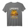 Landwirt, nur ein Held fährt aufs Feld - Lustiges Bauern T-Shirt für Mähdrescher-Fahrer und Landwirtschaftsliebhaber