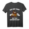 Wer Bier trinkt hilft der Landwirtschaft T-Shirt - Humorvolles Geschenk für Bierliebhaber und Landwirte