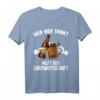 Wer Bier trinkt hilft der Landwirtschaft T-Shirt - Humorvolles Geschenk für Bierliebhaber und Landwirte