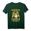 Ingenieur Bei Tag Gamer Bei Nacht T-Shirt  Witziges Design für Bauingenieure, IT-Techniker & Gaming-Enthusiasten