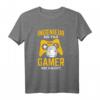 Ingenieur Bei Tag Gamer Bei Nacht T-Shirt  Witziges Design für Bauingenieure, IT-Techniker & Gaming-Enthusiasten