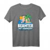 Beamter auf Lebenszeit T-Shirt mit Strandmotiv  Lustiges Geschenk für Beamte, Lehrer, Zollbeamte & Polizisten nach der Probezeit