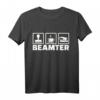Beamter T-Shirt mit Stempel, Kaffee & Aktenordner  Klassisch geschnittenes Geschenk für Beamte im öffentlichen Dienst