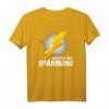 Elektriker Meister der Spannung T-Shirt  Lustiges Geschenk für Elektroniker, E-Auto Fahrer & Elektromobilitätsfans zum Geburtstag, Weihnachten & Vatertag