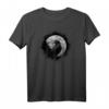 Schwarze Krähe T-Shirt mit mystischem Rabenmotiv vor Vollmond  Ideal für Vogel- und Naturliebhaber mit magischem Interesse