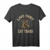 Funny Racoon Live Fast Eat Trash T-Shirt  Lustiges Tiermotiv für Humor- und Tierliebhaber