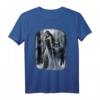 Frau und grauer Wolf im dunklen Wald mit Mond - Gothic Fantasy T-Shirt für Tier- und Wolf Liebhaber, Nacht- und Waldmotive