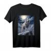 Ein einsamer Wolf steht auf einem schneebedecktem Hügel T-Shirt - Fantasie Kunst Design für Wolf Liebhaber & Tierfreunde
