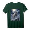 Ein einsamer Wolf steht auf einem schneebedecktem Hügel T-Shirt - Fantasie Kunst Design für Wolf Liebhaber & Tierfreunde