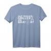 Auftragsgriller am Bratort - Lustiges Grillchef T-Shirt für Männer mit ironischem Grillmotiv, perfekt als Geschenk zum Grillen & BBQ