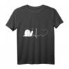 Schnecken Liebe ist Herz Sache - Herz für Schnecken T-Shirt als Geschenk für Schneckenliebhaber, Garten- & Naturfreunde