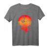 Windsurf Sonnenuntergang T-Shirt  Perfektes Design für Wassersport- und Windsurfing-Fans, Surfe der Sonne entgegen