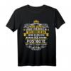 Postbote Tshirt Geschenk - Klassisches Arbeits-T-Shirt, doppelt genähter Saum, perfekte Geschenkidee für Post- und Lieferdienstmitarbeiter