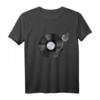 Retro Rock & Roll Vinyl Schallplatte Musik T-Shirt mit Grafikdesign  Trendiges Geschenk für Musikliebhaber & Partyoutfit für Damen & Herren