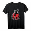 Mariechenkäfer T-Shirt für Insekten- und Käferliebhaber  Süßes Marienkäfer Design, perfekt als Geschenk für Geburtstag, Frühling & Weihnachten