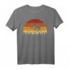 Vintage Sonne Snowboard T-Shirt - Retro Snowboard Design im Distressed Look, ideales Geschenk für Snowboarder, Fans der 70er & 80er Jahre, Geburtstags- & Weihnachtsgeschenk