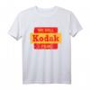 Vintage 'We Sell Kodak Film' Retro Fotografie T-Shirt mit klassischem Schnitt & doppelter Nähte