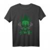 Totenkopf mit Hanf Blättern - Kiffer- und Stoner-T-Shirt für Weed Fans und Cannabis-Enthusiasten