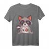 Waschbär mit Keks T-Shirt  Lustiges Tier-Design für Damen und Herren, perfekte Geschenkidee für Keks- und Waschbärenliebhaber