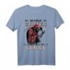 So viele Idioten und nur eine Sense - Sarkastisches Gothic Reaper T-Shirt für Männer und Frauen mit schwarzem Humor