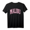 Preppy Varsity Pink Malibu California T-Shirt für Frauen und Teen Girls - Retro Y2K Style & Trendiges Fashion-Design