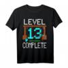 Level 13 Complete Gaming T-Shirt für Jungen zum 13. Geburtstag  Perfektes Geschenk für junge Zocker, die Berge bauen, Höhlen erforschen und Tempel plündern