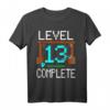 Level 13 Complete Gaming T-Shirt für Jungen zum 13. Geburtstag  Perfektes Geschenk für junge Zocker, die Berge bauen, Höhlen erforschen und Tempel plündern