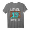 Level 13 Complete Gaming T-Shirt für Jungen zum 13. Geburtstag  Perfektes Geschenk für junge Zocker, die Berge bauen, Höhlen erforschen und Tempel plündern