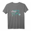 Pflegerin und Altenpflegerin Geschenke - Pflegeberufe T-Shirt mit Spruch 'Das Herz wird nicht dement' für Geburtstag, Weihnachten & Jubiläum