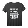 Train Driver Lokführer Zug fahren Geschenk Beruf Lokomotive T-Shirt - Klassisch geschnitten, doppelt genähter Saum