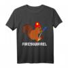 Feuerwehr Süßes Eichhörnchen Nagetier Feuerwehrmann T-Shirt  Lustiges Geschenk für Feuerwehrleute, Tierfreunde & Kinder