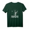 Freiwilliger Feuerwehrmann Feuerwehr T-Shirt mit Feuerwehrauto & Spruch  Lustiges Geschenk für Feuerwehrleute & Weihnachten